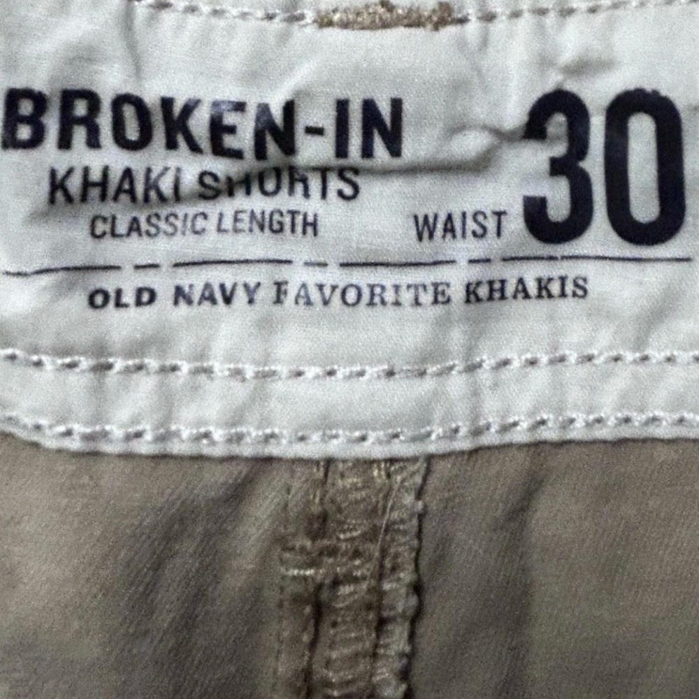 Men’s Old Navy Broken In Khaki Shorts Classic Length Beige Size 30 - Picture 3 of 3